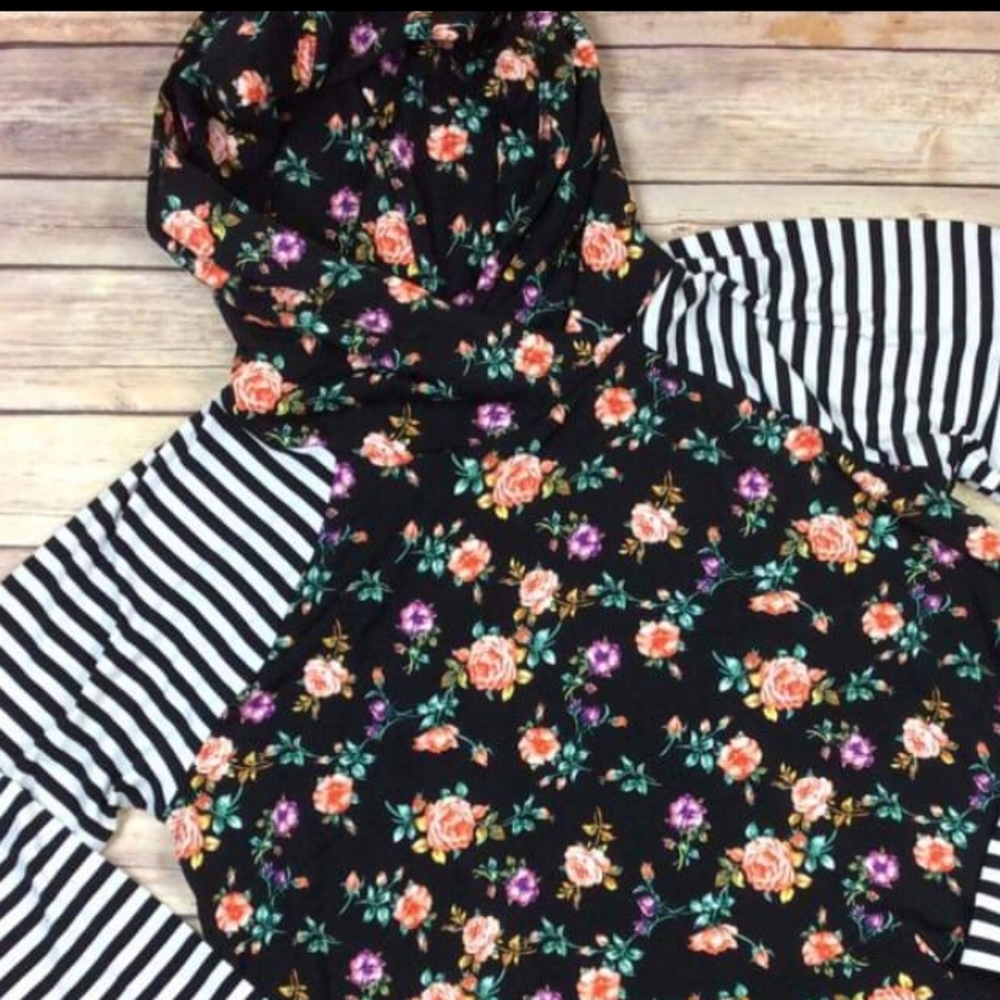 Lularoe Small Floral Amber Hoodie